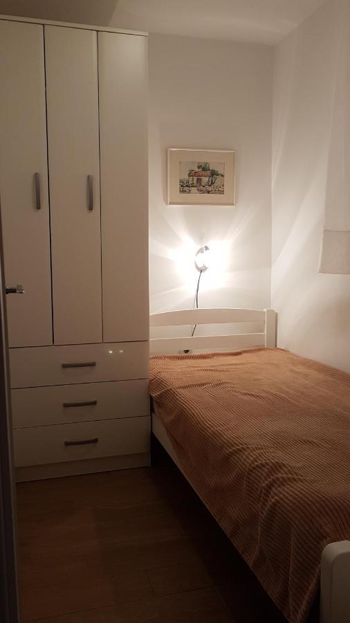 Apartmani Ljerka Malinska Exterior photo
