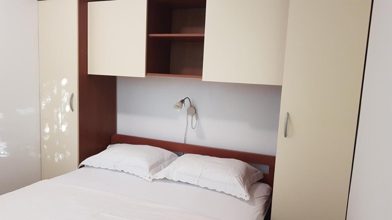 Apartmani Ljerka Malinska Exterior photo