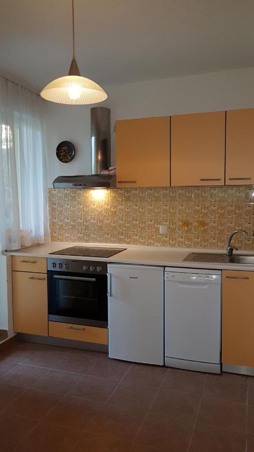 Apartmani Ljerka Malinska Exterior photo