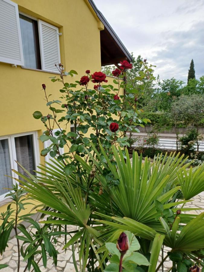 Apartmani Ljerka Malinska Exterior photo